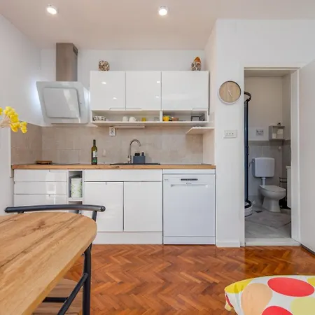 Happy Time Apartment Novalja Exterior photo