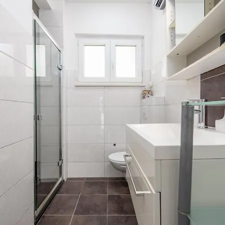 Happy Time Apartment Novalja Exterior photo