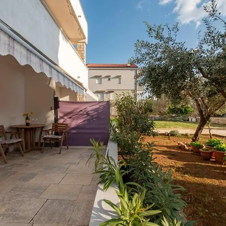 Happy Time Apartment Novalja Exterior photo